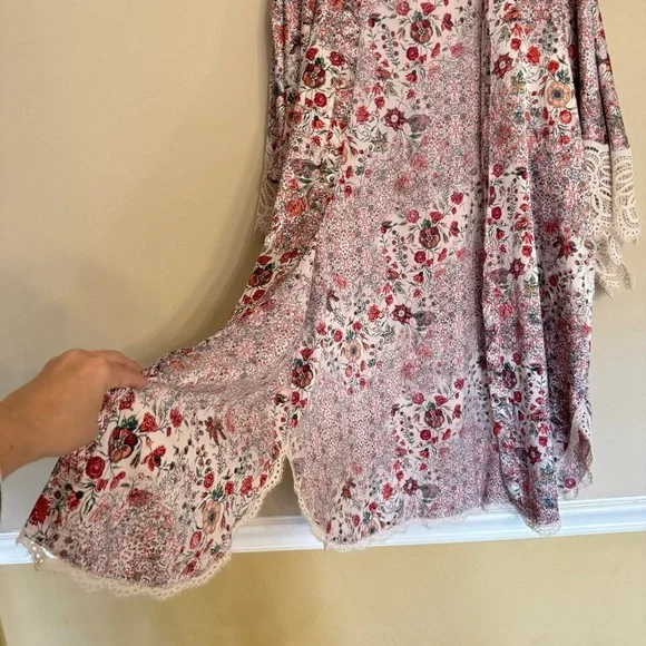 Victoria’s Secret Satin Lace Floral Cover-up Kimono Robe Sz XS Loungewear Comfy - Picture 8 of 14